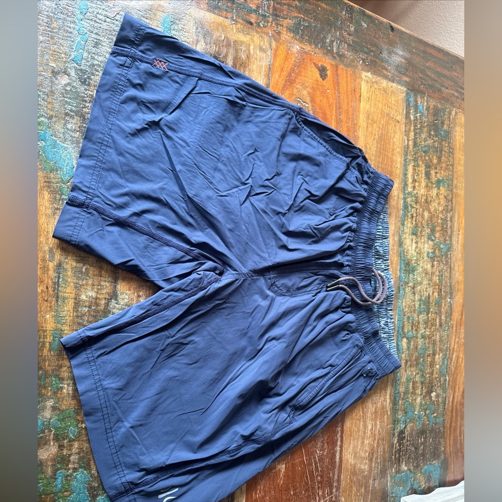 RHÔNE Drawstring Shorts Size M Navy  8 In Inseam Athletic Gym Short Unlined
